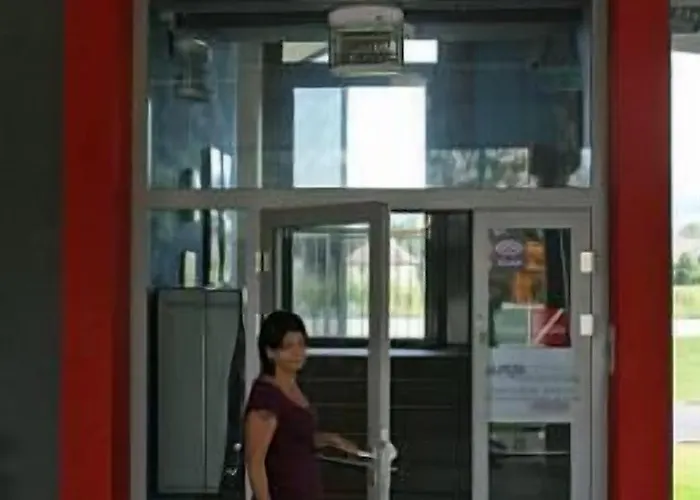 موتيل Arbotel 24h Self Check-in فريساش